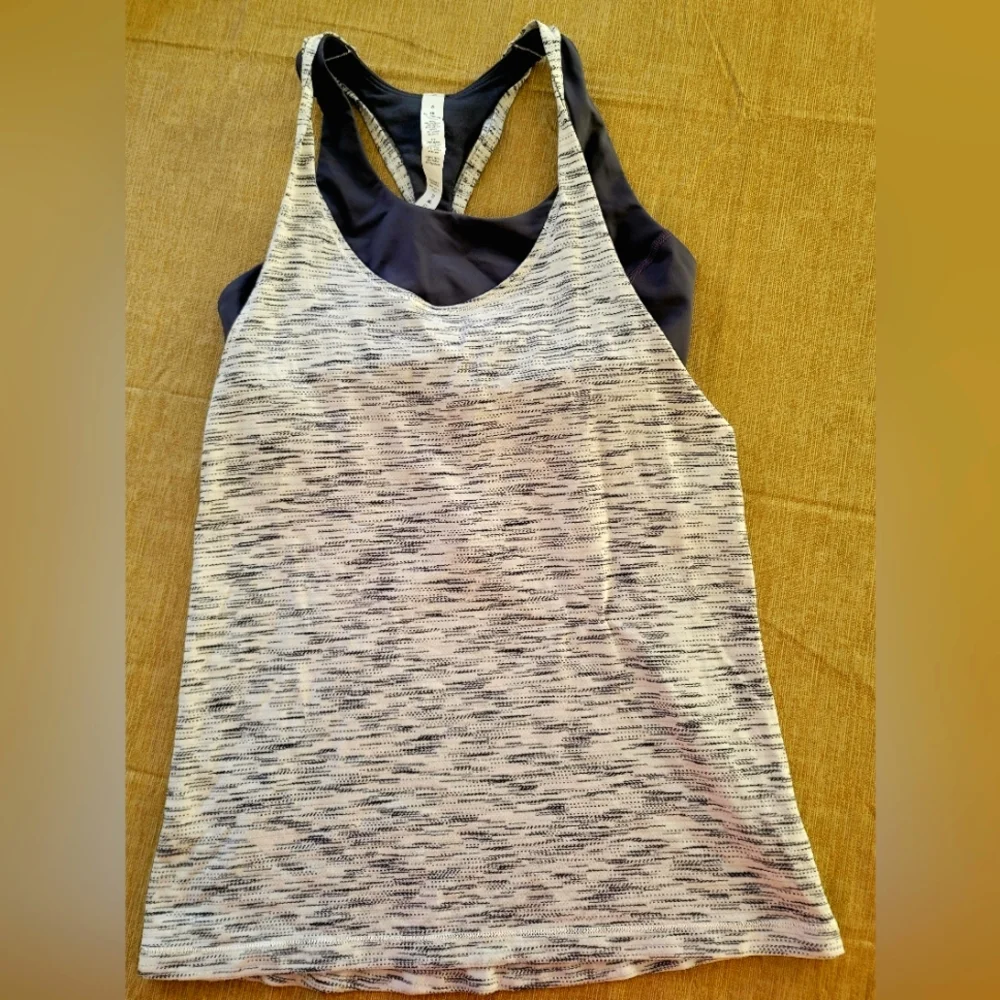 Lululemon 2 In 1 Tank Top Size 6 - Picture 1 of 3